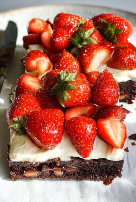 Brownie mit Mascarpone und Erdbeeren