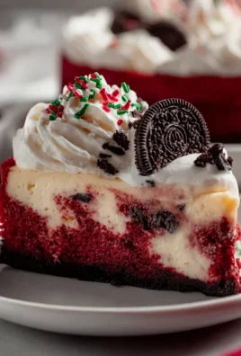 Festlicher Red Velvet Oreo Cheesecake für Weihnachten
