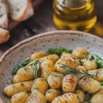 Grüner Spargel Rahmsauce Gnocchi schnell zubereiten