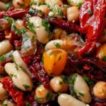 Marinierter getrockneter Tomaten-Bohnen-Salat