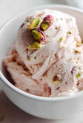 Rosen-Pistazien-Eis: Himmlisch cremig & einfach selbstgemacht!