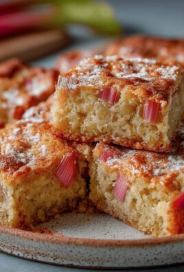 Saftiger Rhabarberkuchen