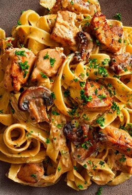 Tagliatelle mit Pilzen und Huhn in Sahnesosse
