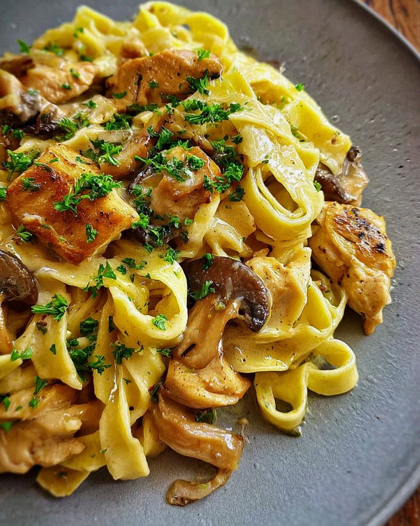 Tagliatelle mit Pilzen und Huhn in Sahnesosse – Schritt 2